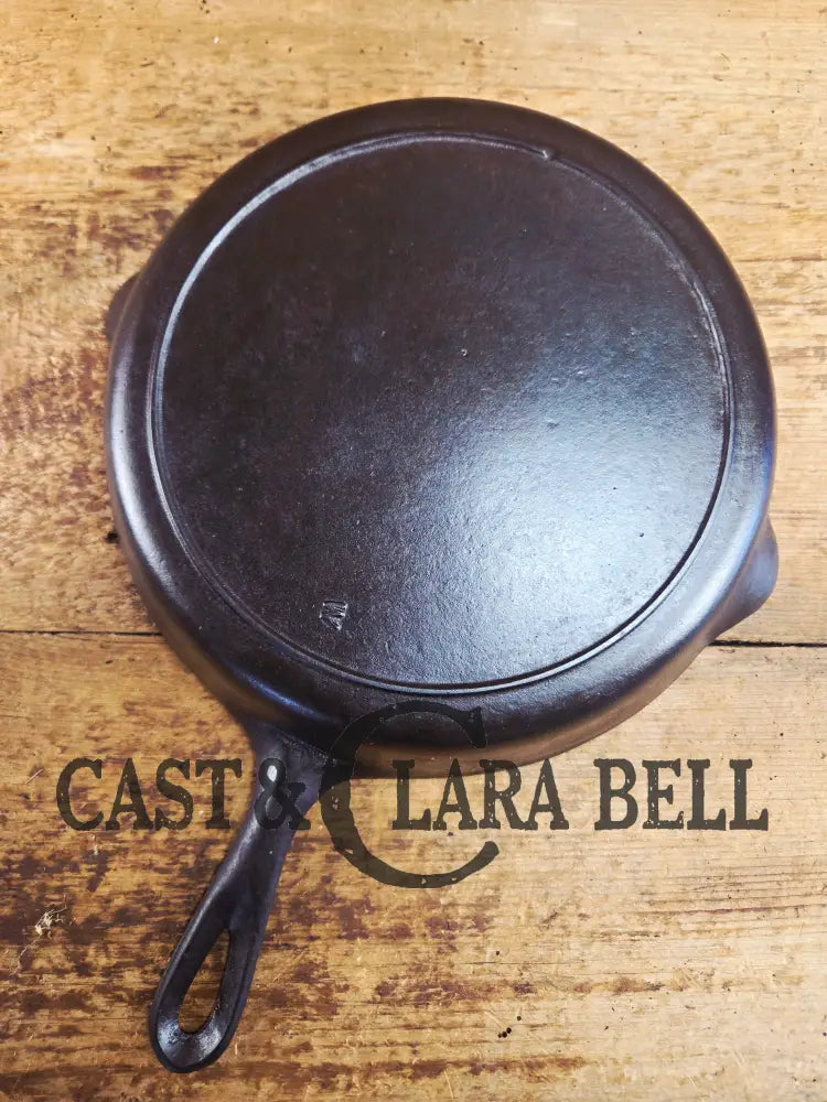 1910’s very early Lodge #8 Cast Iron Skillet with Single Notch and Raised I at 6 O’clock position Skillet
