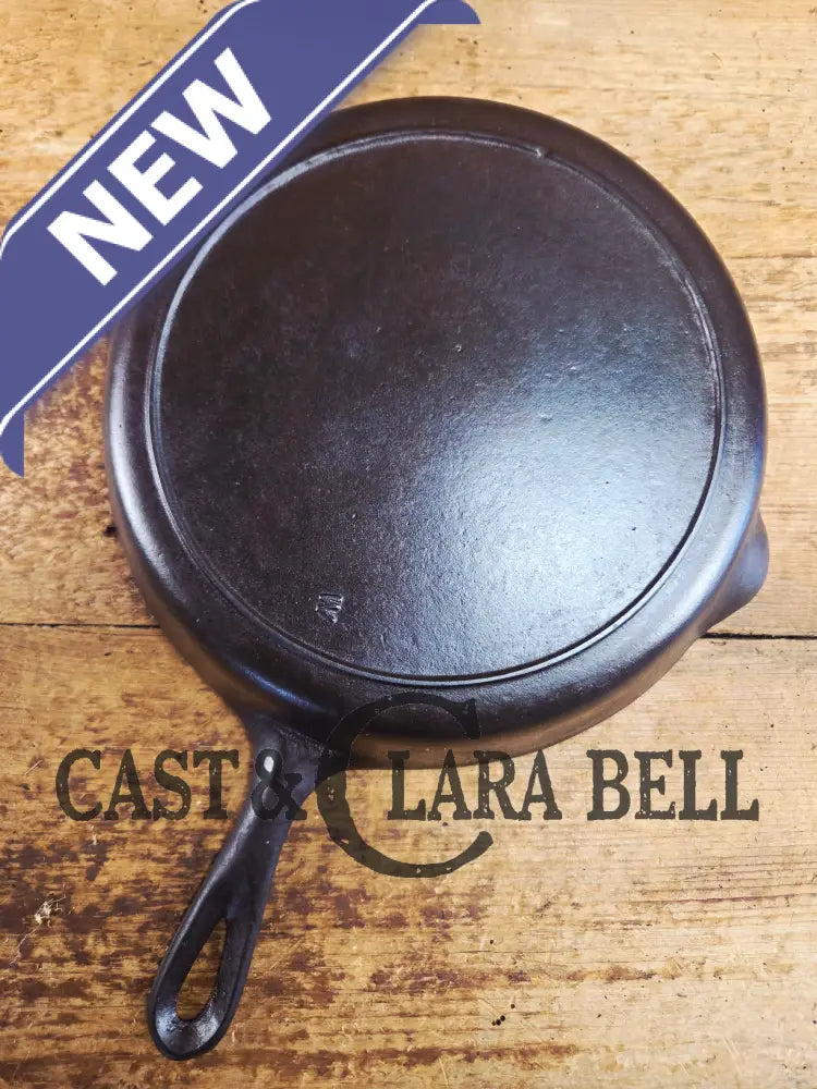 1910’s very early Lodge #8 Cast Iron Skillet with Single Notch and Raised I at 6 O’clock position Skillet
