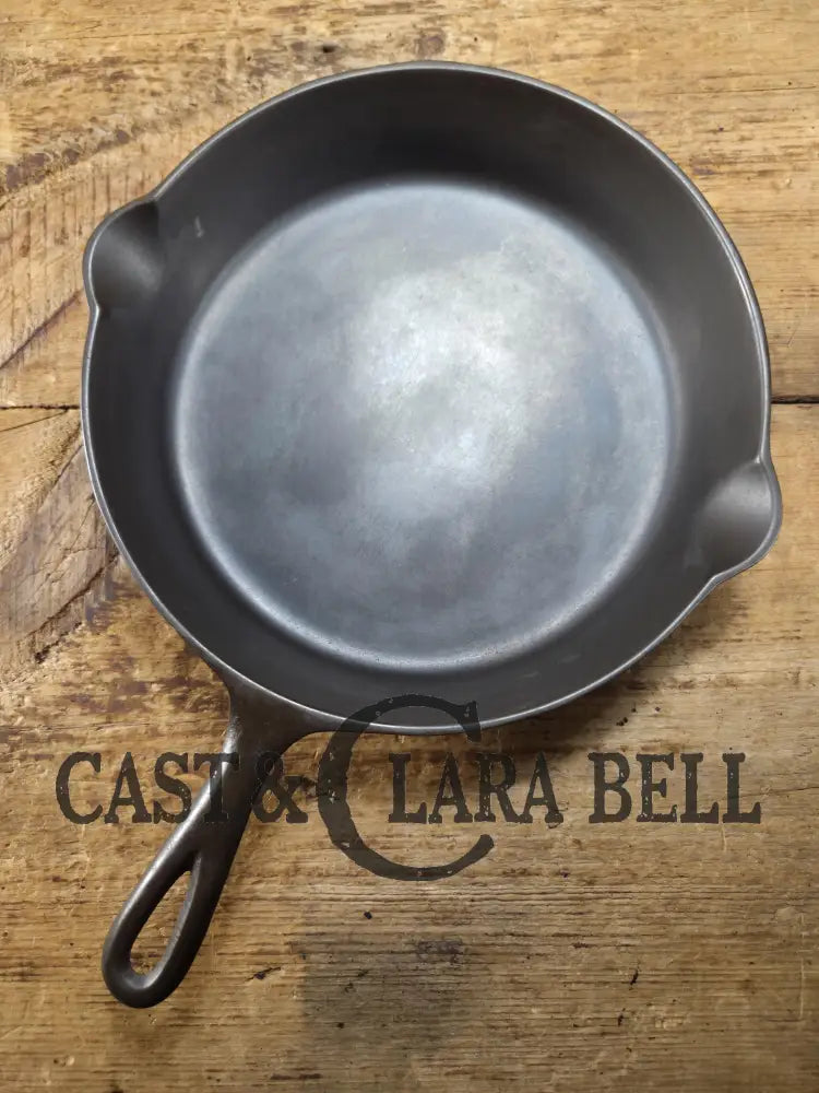 1910’s very early Lodge #8 Cast Iron Skillet with Single Notch and Raised S! SC24 Skillet
