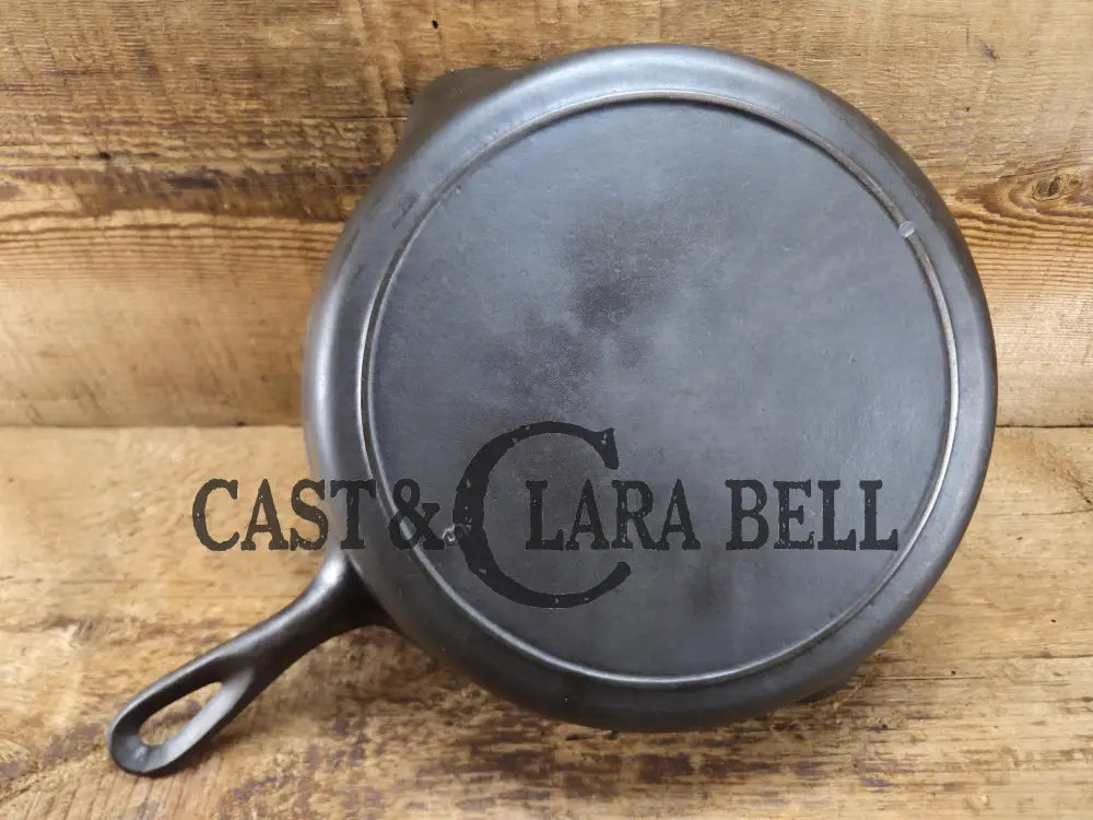 1910’s very early Lodge #8 Cast Iron Skillet with Single Notch and Raised S! SC24 Skillet