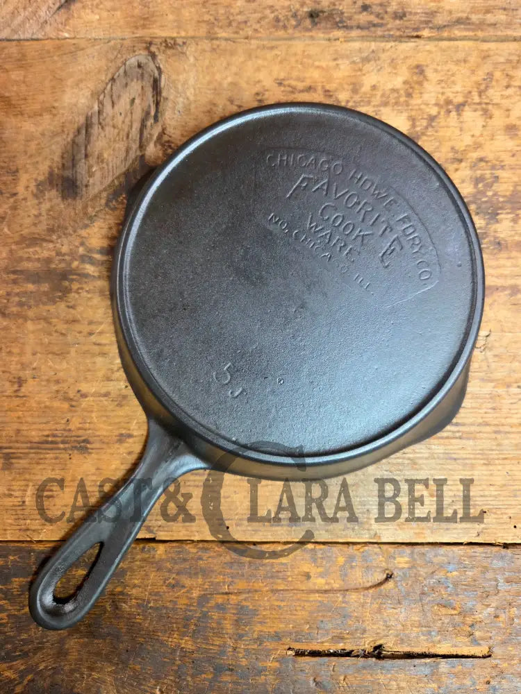 1920’s Chicago Hardware made Favorite Cook Ware #5J Cast Iron Skillet Skillet