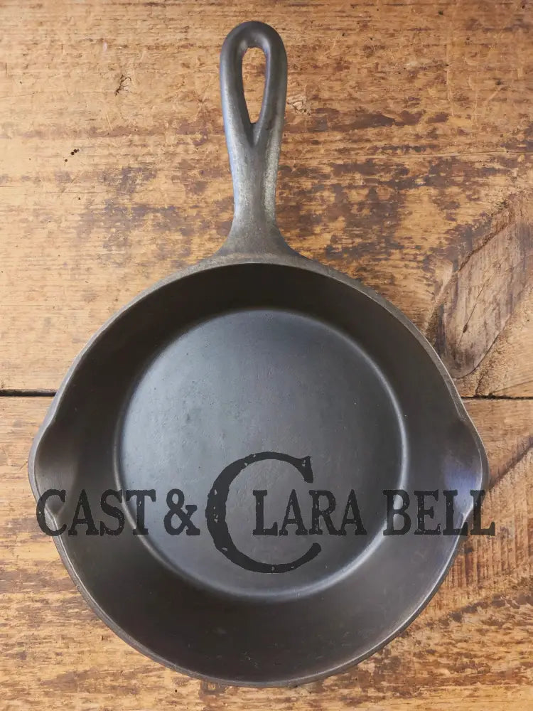 1920’s Chicago Hardware made Favorite Cook Ware #5Q Cast Iron Skillet - Skillet