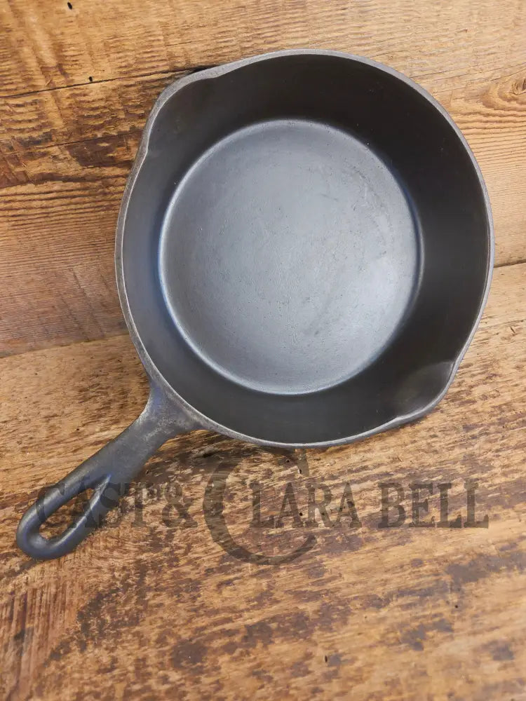 1920’s Chicago Hardware made Favorite Cook Ware #5Q Cast Iron Skillet - Skillet