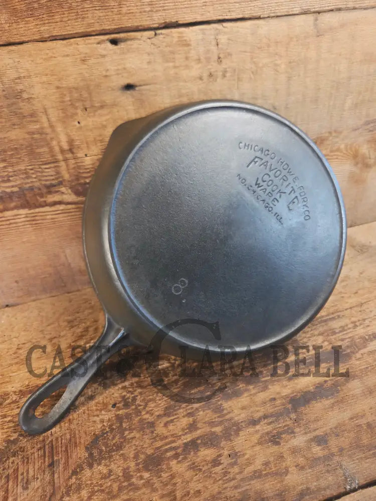 1920’s Chicago Hardware made Favorite Cook Ware #8 Cast Iron Skillet - Skillet