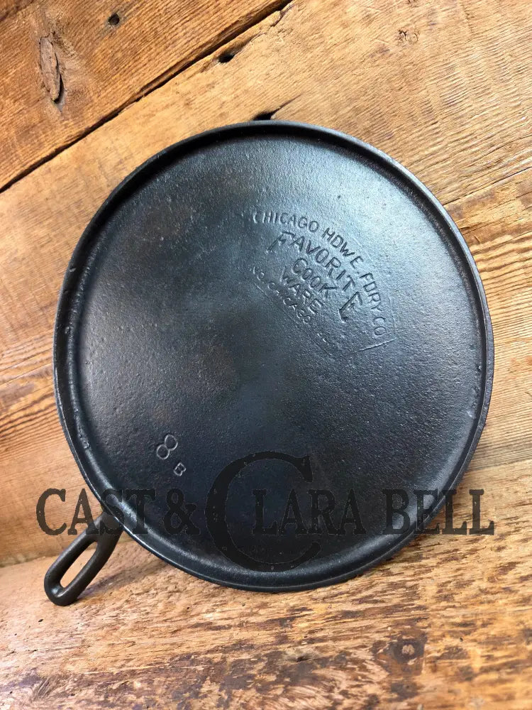 1920’s Chicago Hardware made Favorite Cook Ware #8B Cast Iron Griddle Skillet