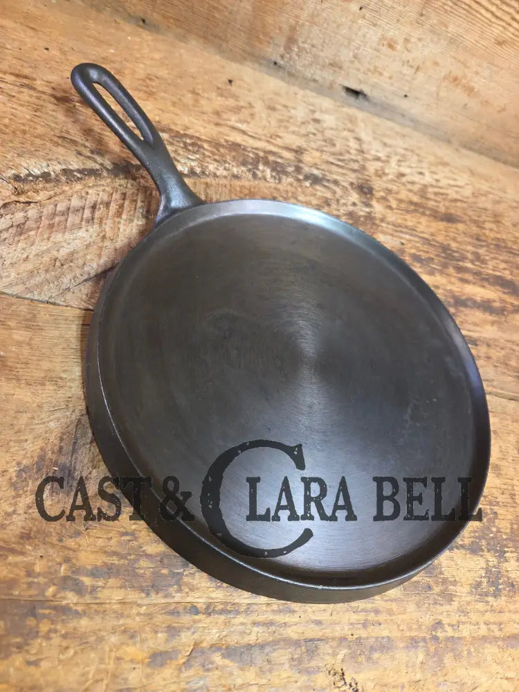 1920’s Chicago Hardware made Favorite Cook Ware #8B Cast Iron Griddle Skillet