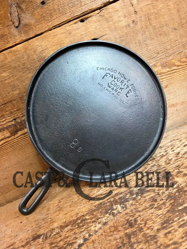 1920’s Chicago Hardware made Favorite Cook Ware #8B Cast Iron Griddle Skillet