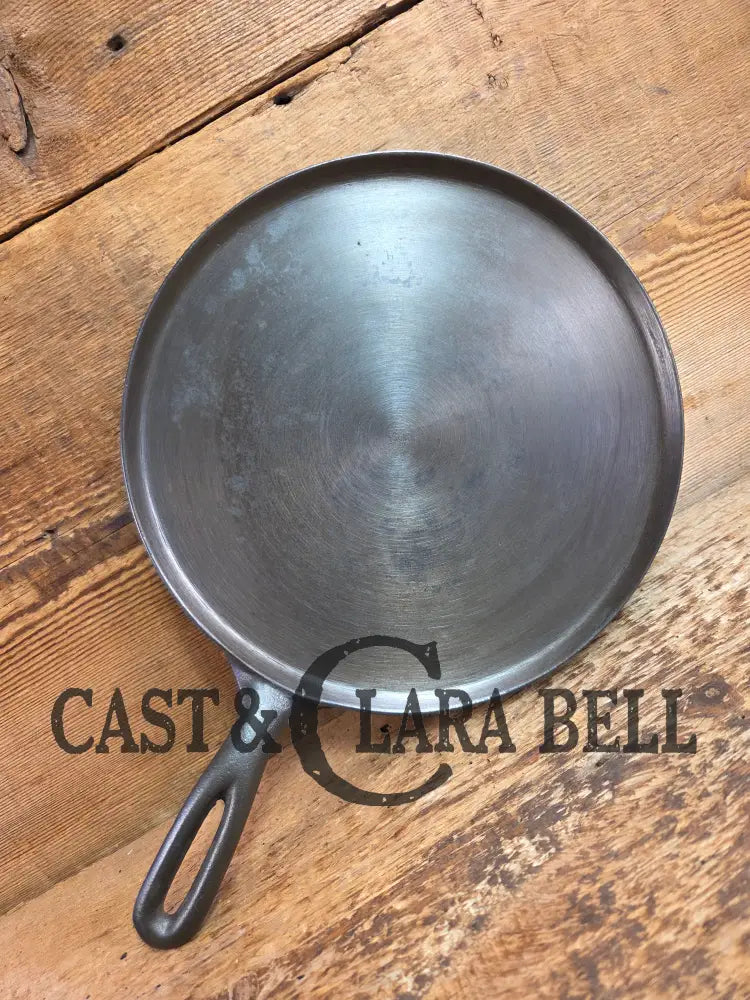 1920’s Chicago Hardware made Favorite Cook Ware #8B Cast Iron Griddle Skillet