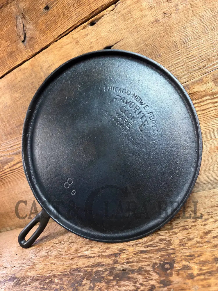1920’s Chicago Hardware made Favorite Cook Ware #8B Cast Iron Griddle Skillet
