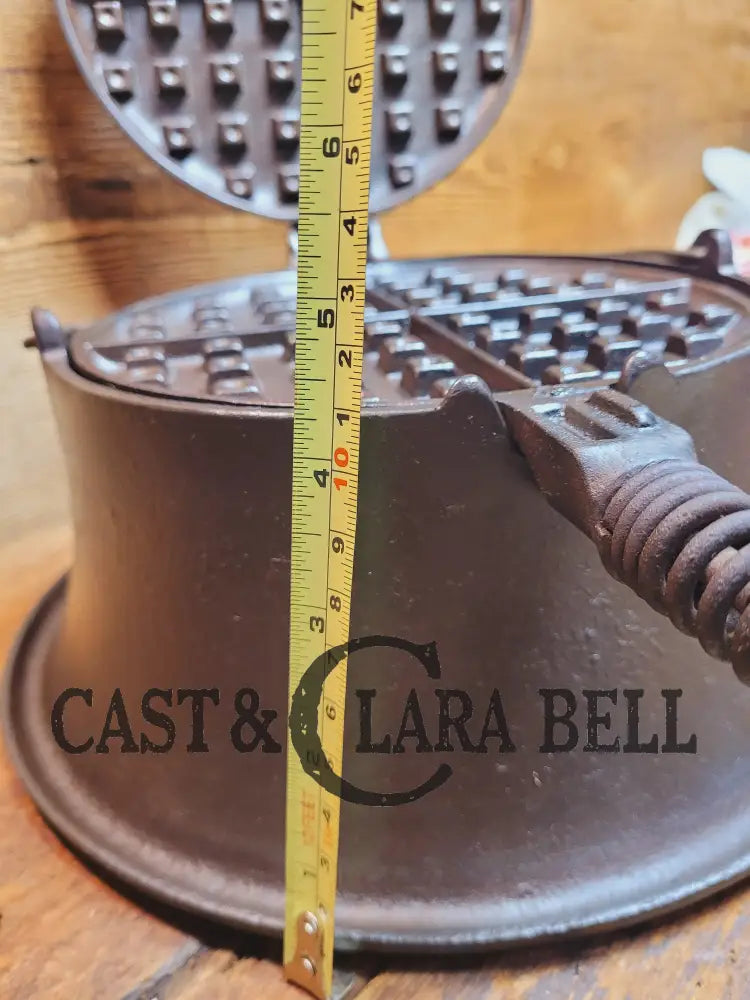 1920S Early Wagner Ware 1408 #8 Waffle Iron With Tall Base!