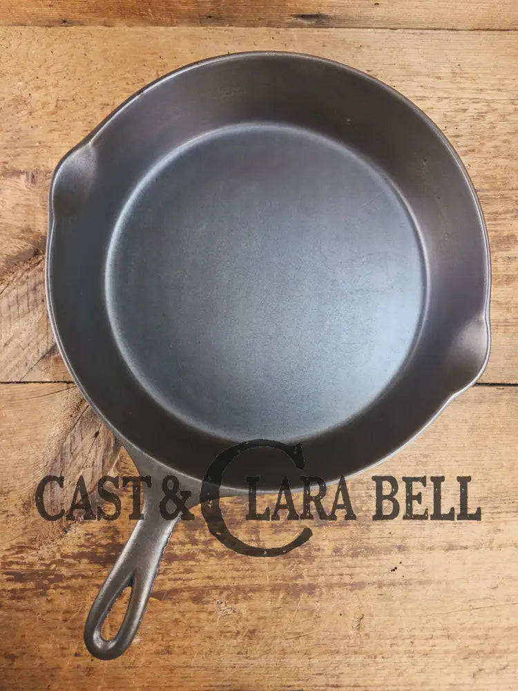1920’s early Wagner Ware #9 Cast Iron Skillet with Heat Ring 9 A. Awesome daily user with an amazing history! Skillet