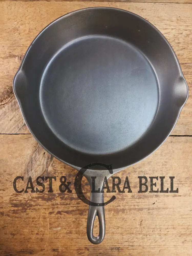 1920’s early Wagner Ware #9 Cast Iron Skillet with Heat Ring 9 A. Awesome daily user with an amazing history! Skillet