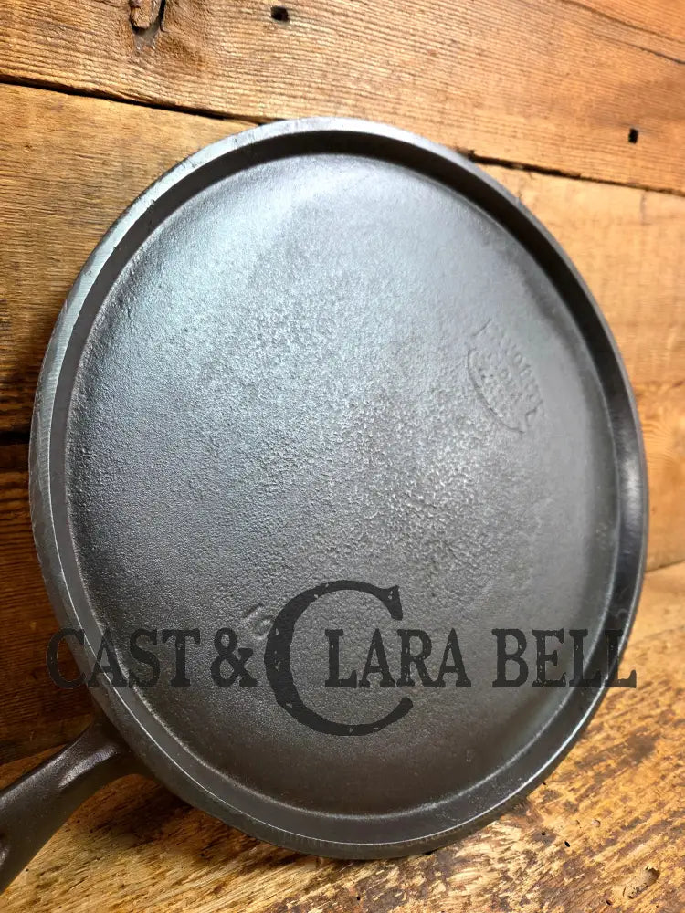 1920’s Favorite Piqua Ware #10 Round Cast Iron Griddle with Smiley Logo Griddle