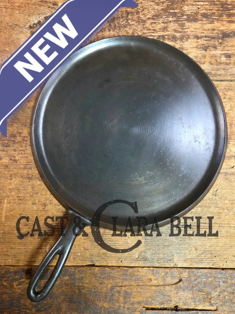 1920’s Favorite Piqua Ware #10 Round Cast Iron Griddle with Smiley Logo Griddle