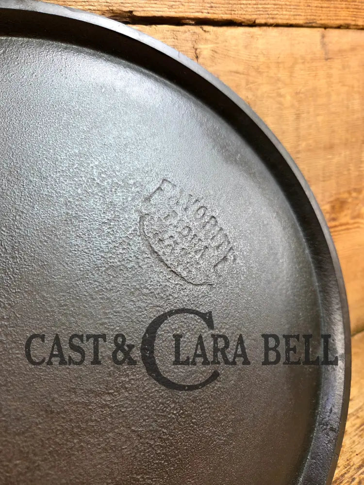 1920’s Favorite Piqua Ware #10 Round Cast Iron Griddle with Smiley Logo Griddle
