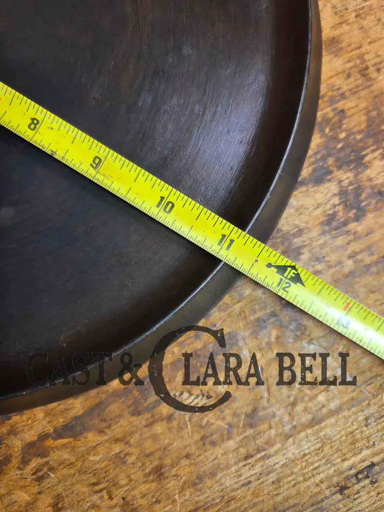 1920’s Favorite Piqua Ware #10 Round Cast Iron Griddle with Smiley Logo Griddle