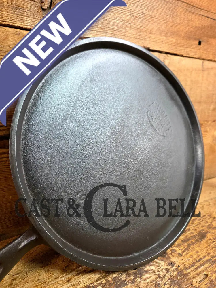1920’s Favorite Piqua Ware #10 Round Cast Iron Griddle with Smiley Logo Griddle