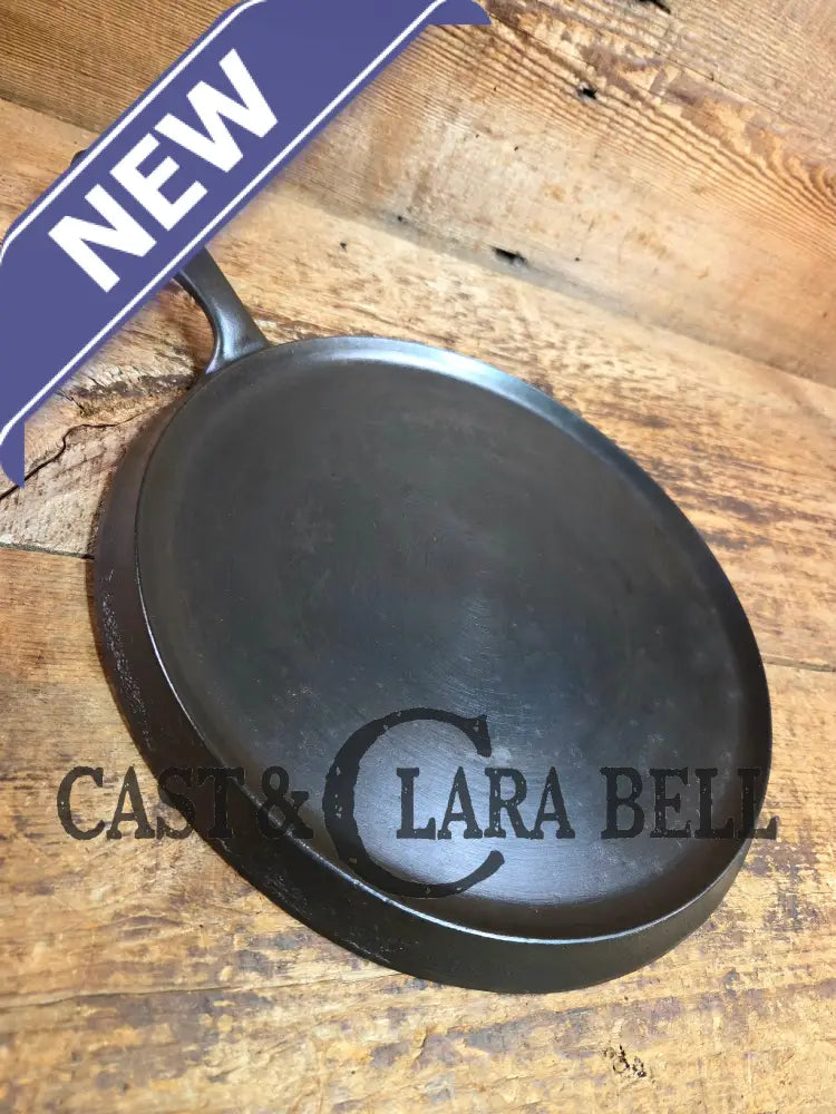 1920’s Favorite Piqua Ware #10 Round Cast Iron Griddle with Smiley Logo Griddle