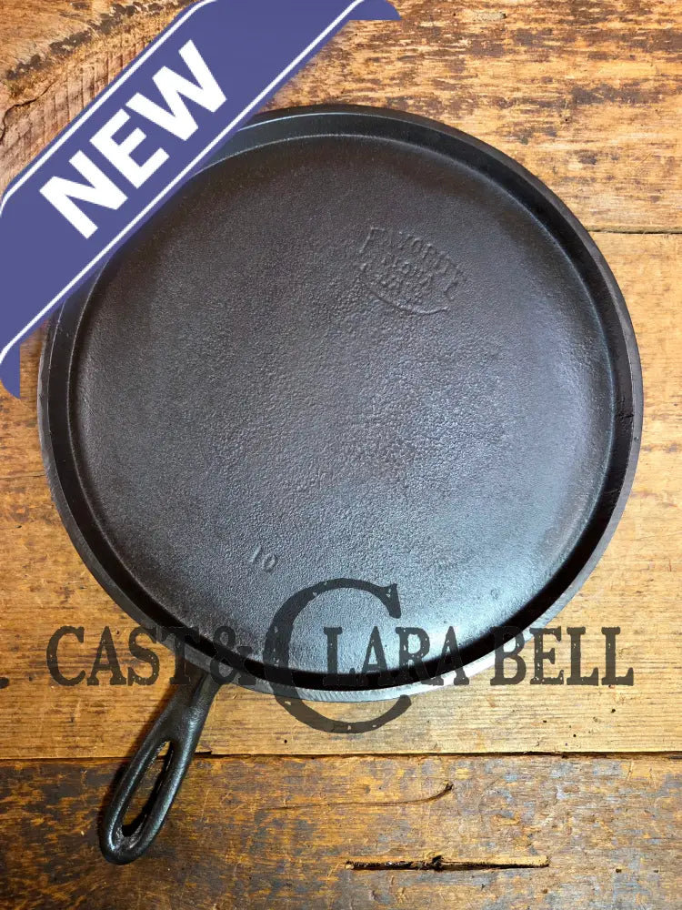1920’s Favorite Piqua Ware #10 Round Cast Iron Griddle with Smiley Logo Griddle