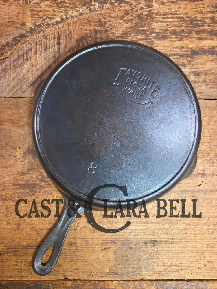1920’s Favorite Piqua Ware #8 Cast Iron Skillet with Heat Ring and Smiley Logo Skillet