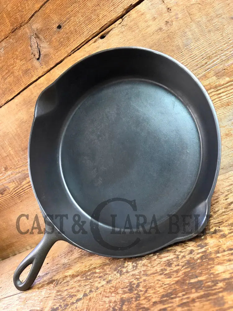 1920’s Favorite Piqua Ware #8 Cast Iron Skillet with Heat Ring and Smiley Logo Skillet