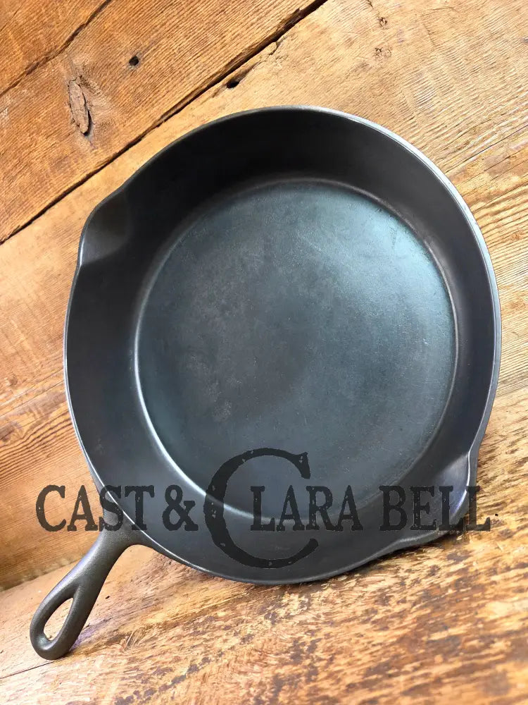 1920’s Favorite Piqua Ware #8 Cast Iron Skillet with Heat Ring and Smiley Logo Skillet