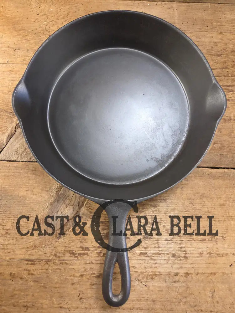 1920’s Favorite Piqua Ware #8 Cast Iron Skillet with Heat Ring and Smiley Logo 8B. SC24 Skillet