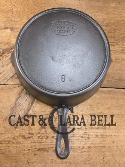 1920’s Favorite Piqua Ware #8 Cast Iron Skillet with Heat Ring and Smiley Logo 8B. SC24 Skillet