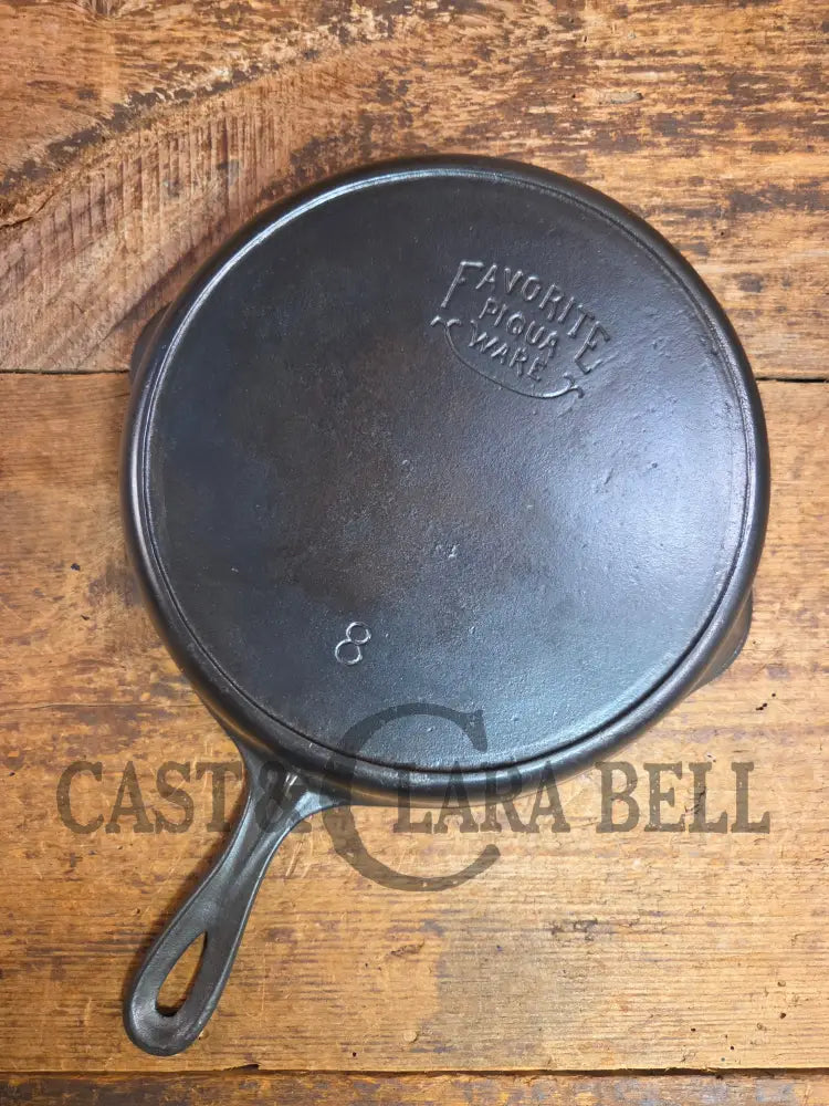 1920’s Favorite Piqua Ware #8 Cast Iron Skillet with Heat Ring and Smiley Logo Skillet
