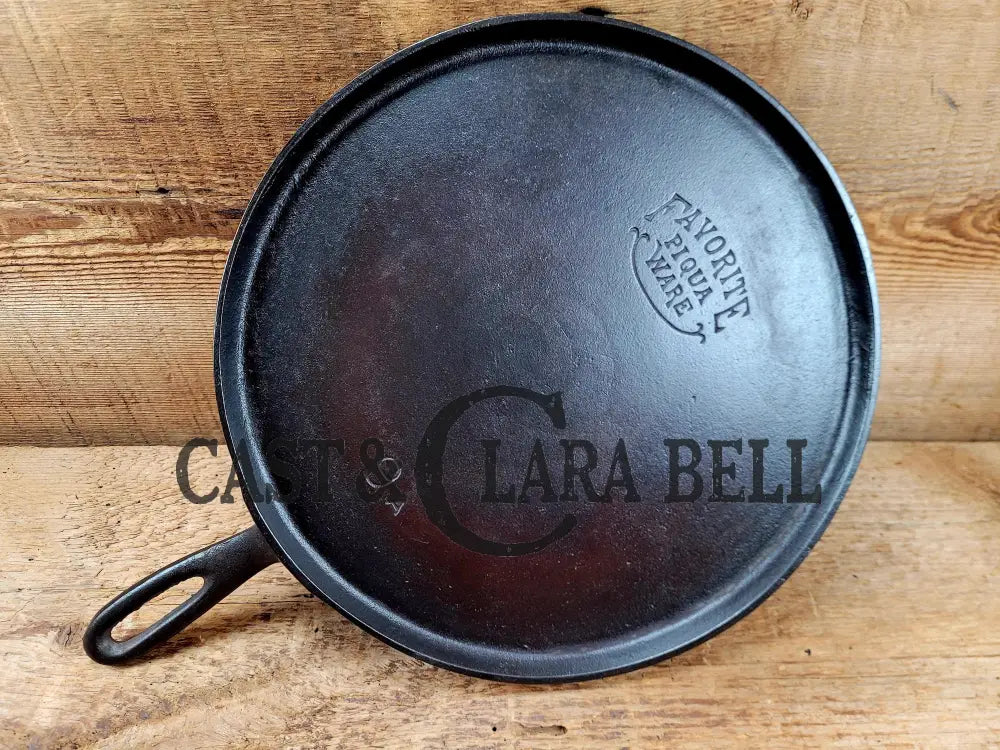 1920’s Favorite Piqua Ware #9 Round Cast Iron Griddle with Smiley Logo 9A. Perfect grilled cheese and pancakes Griddle