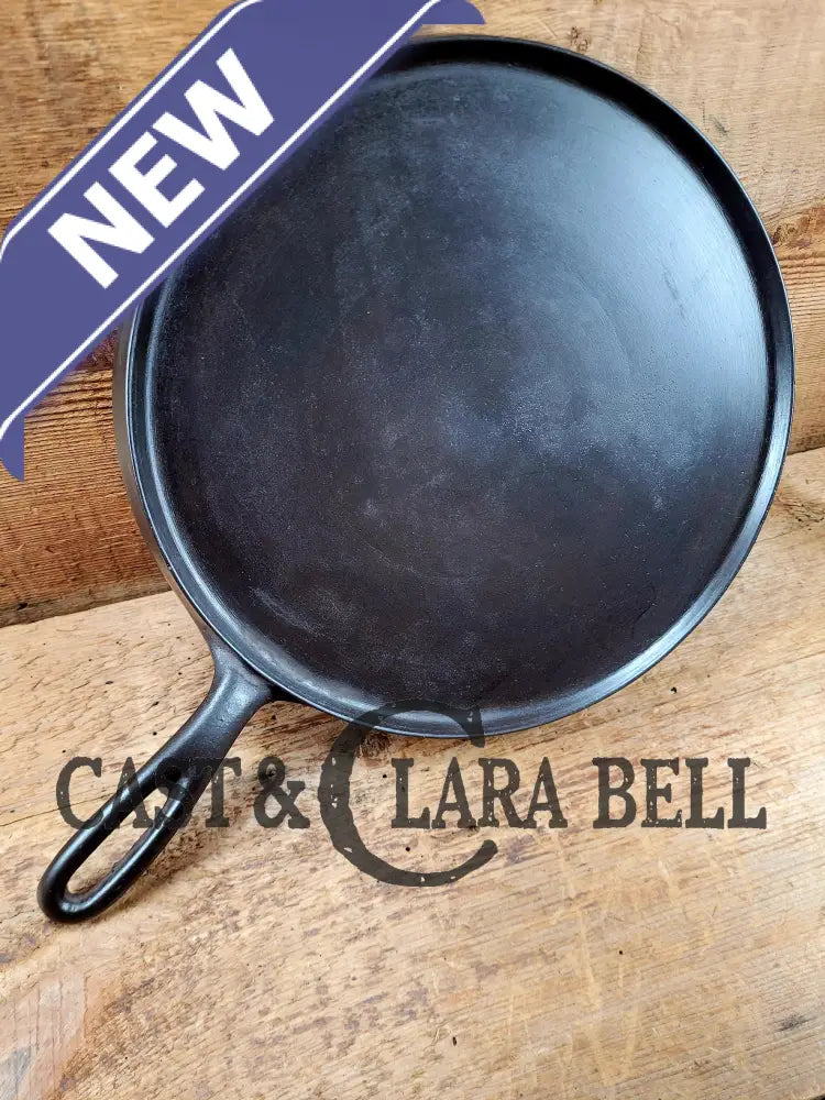 1920’s Favorite Piqua Ware #9 Round Cast Iron Griddle with Smiley Logo 9A. Perfect grilled cheese and pancakes Griddle