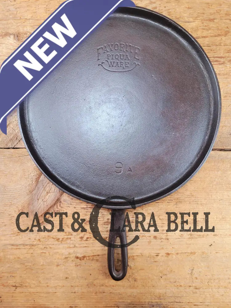 1920’s Favorite Piqua Ware #9 Round Cast Iron Griddle with Smiley Logo 9A. Perfect grilled cheese and pancakes Griddle