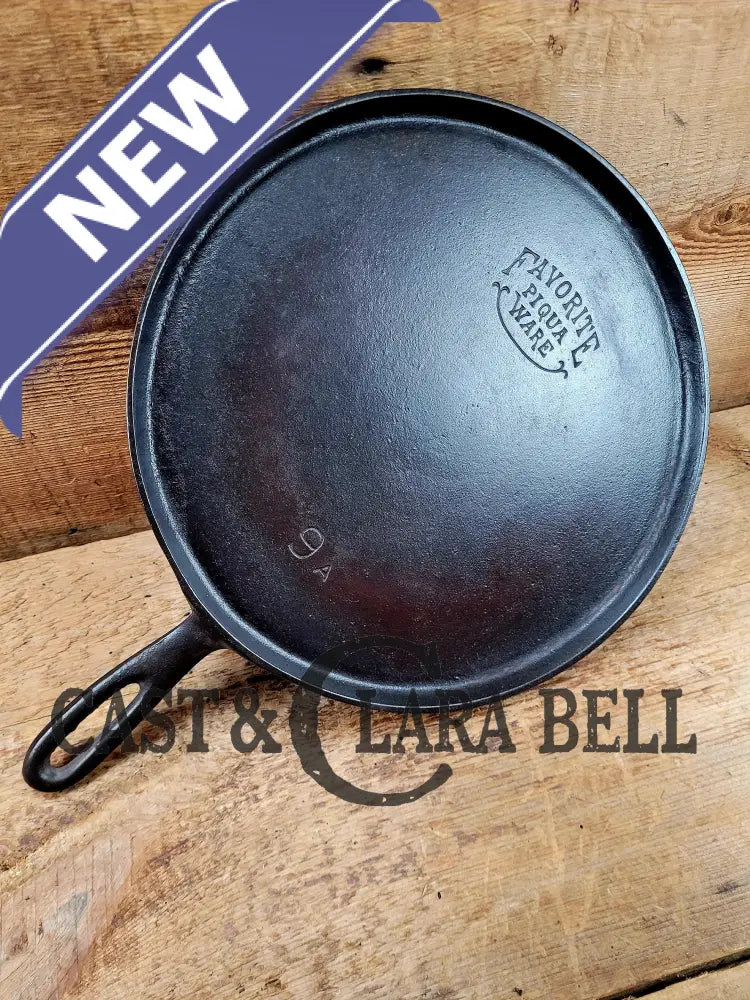 1920’s Favorite Piqua Ware #9 Round Cast Iron Griddle with Smiley Logo 9A. Perfect grilled cheese and pancakes Griddle