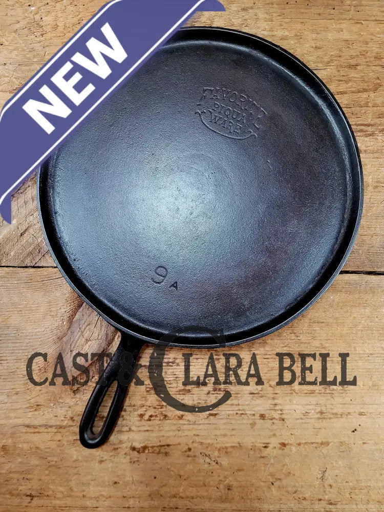 1920’s Favorite Piqua Ware #9 Round Cast Iron Griddle with Smiley Logo 9A. Perfect grilled cheese and pancakes Griddle