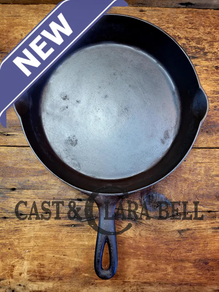 1920’S Favorite Piqua Ware No. 9 A Cast Iron Skillet With Heat Ring And ’Smiley’ Logo.