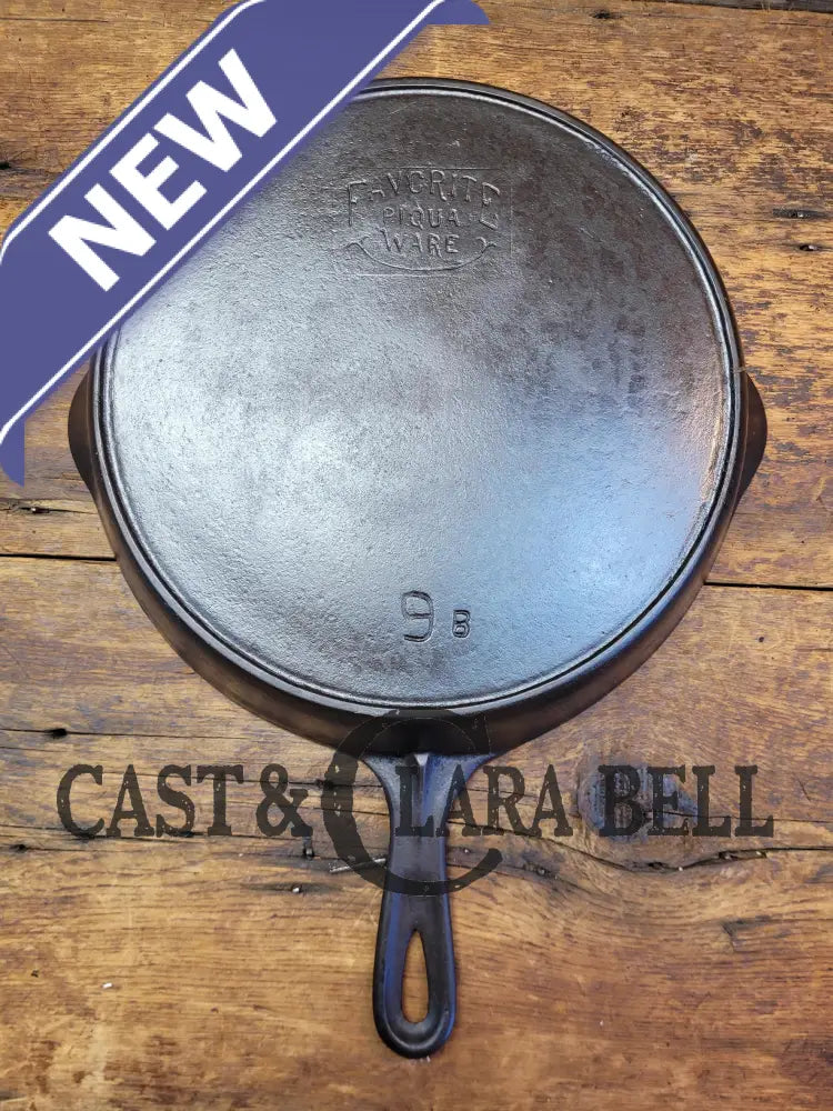 1920’S Favorite Piqua Ware No. 9 A Cast Iron Skillet With Heat Ring And ’Smiley’ Logo.