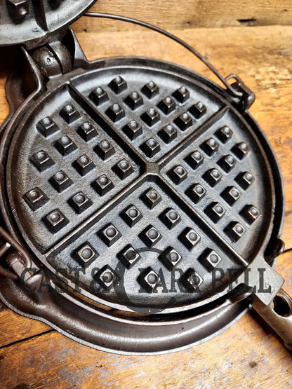 1920S Favorite Stove And Range Made Puritan No. 8 Waffle Iron With Low Base