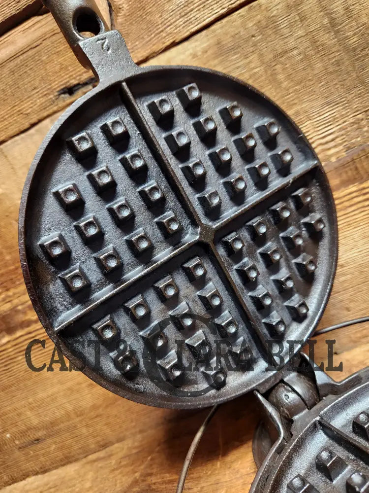 1920S Favorite Stove And Range Made Puritan No. 8 Waffle Iron With Low Base