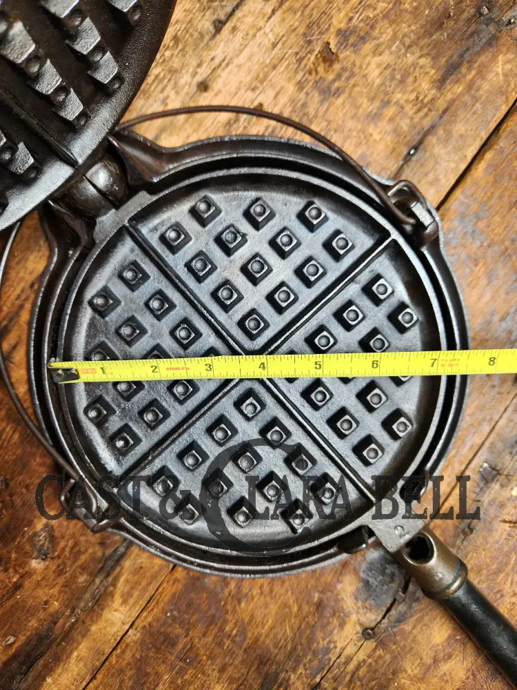 1920S Favorite Stove And Range Made Puritan No. 8 Waffle Iron With Low Base