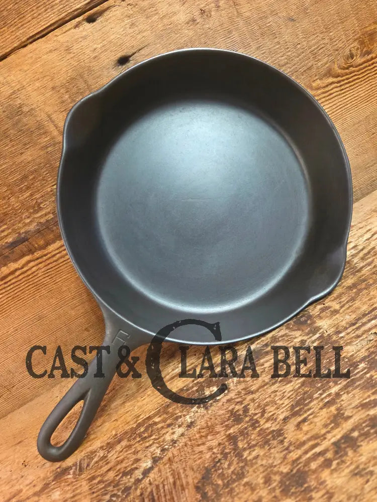1920’s Griswold #6 Skillet with Large Block Logo and Smooth Bottom 699 - Skillet