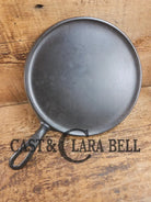 1920’s Griswold #8 Round Griddle 608. Collector grade and wonderful daily user! Griddle