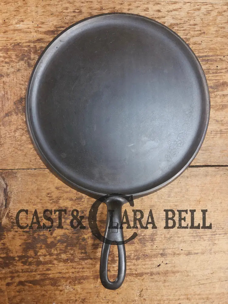 1920’s Griswold #8 Round Griddle 608. Collector grade and wonderful daily user! Griddle