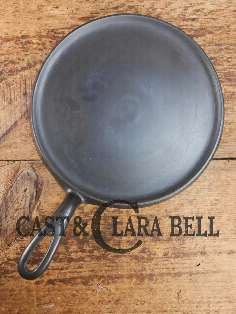 1920’s Griswold #8 Round Griddle 608. Collector grade and wonderful daily user! Griddle
