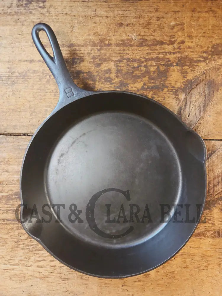 1920’s Griswold #8 Skillet with Large Block Logo and Smooth Bottom 704 L - Skillet