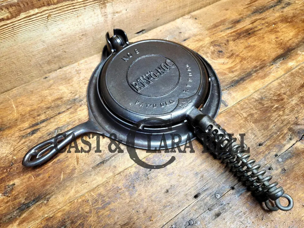 1920S Griswold Made Hsb & Co Rev-O-Noc Waffle Iron (334/335)