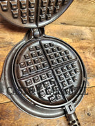 1920S Griswold Made Hsb & Co Rev-O-Noc Waffle Iron (334/335)