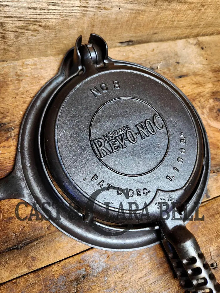 1920S Griswold Made Hsb & Co Rev-O-Noc Waffle Iron (334/335)