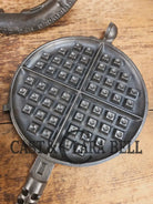 1920’s Griswold No. 8 Waffle Iron (314/315) with low (913) bailed base. Makes crispy waffles! Waffle Iron
