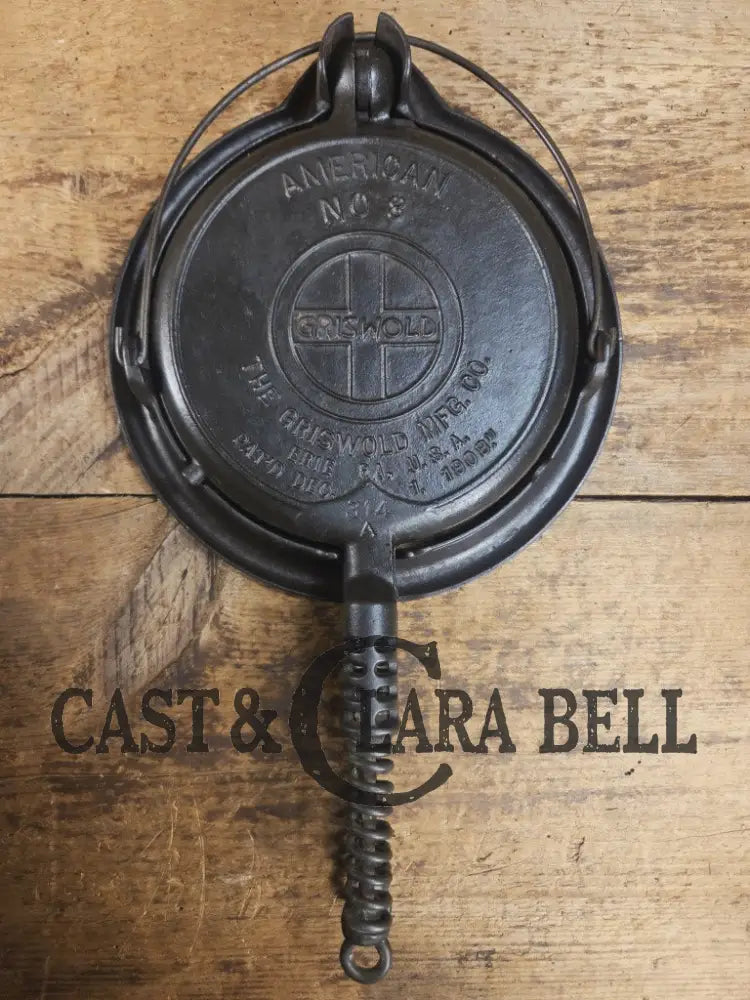 1920’s Griswold No. 8 Waffle Iron (314/315) with low (913) bailed base. Makes crispy waffles! Waffle Iron