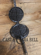 1920’s Griswold No. 8 Waffle Iron (314/315) with low (913) bailed base. Makes crispy waffles! Waffle Iron